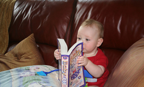 Voorlezen baby vooral goed voor temperamentvolle kinderen