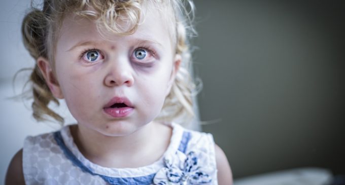 “Hulp aan mishandelde kinderen ondergeschikt aan regelzucht”